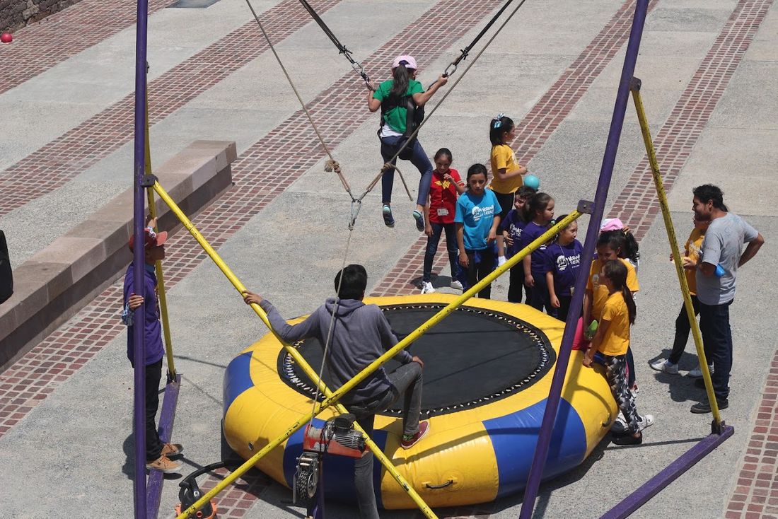 Bungee trampolín