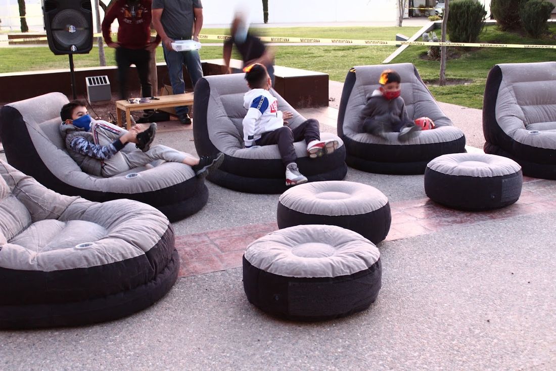 Cine y fogatero de Fiesta Party Rental en un evento en San Luis Potosí — foto 1
